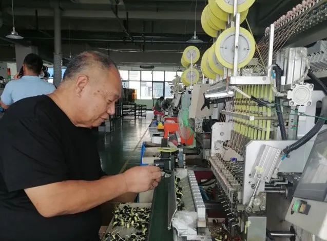 四川省電子學(xué)會專家一行赴綿陽經(jīng)開區(qū)積家工業(yè)園電子廠調(diào)研